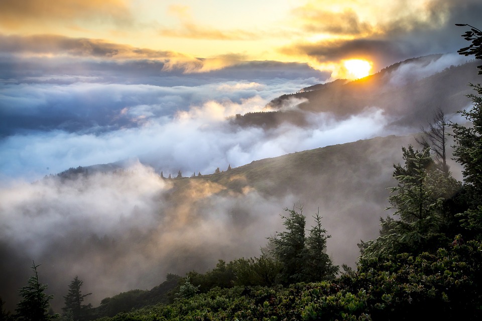hills-889131_960_720